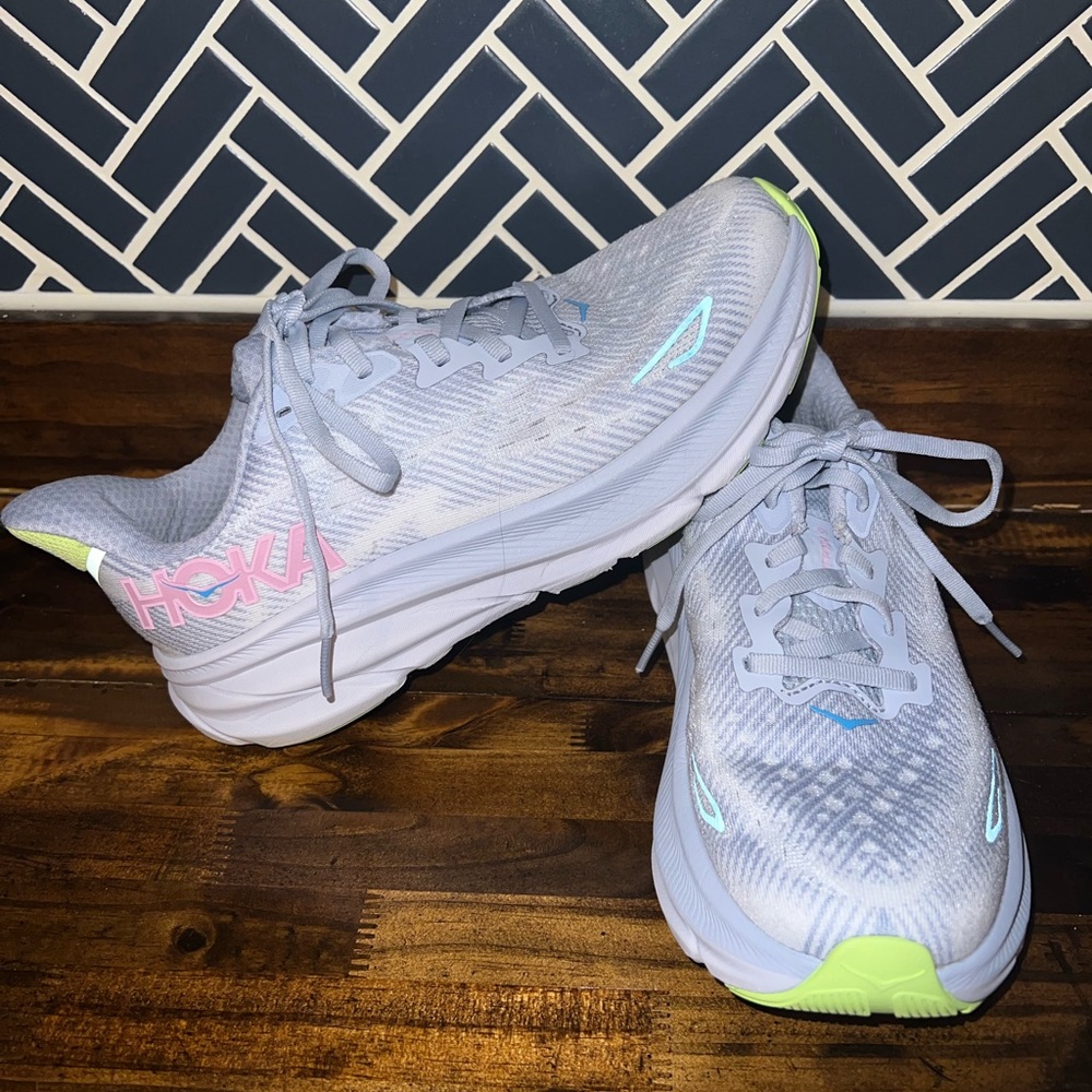 HOKA Women's Clifton 9 Running Shoes